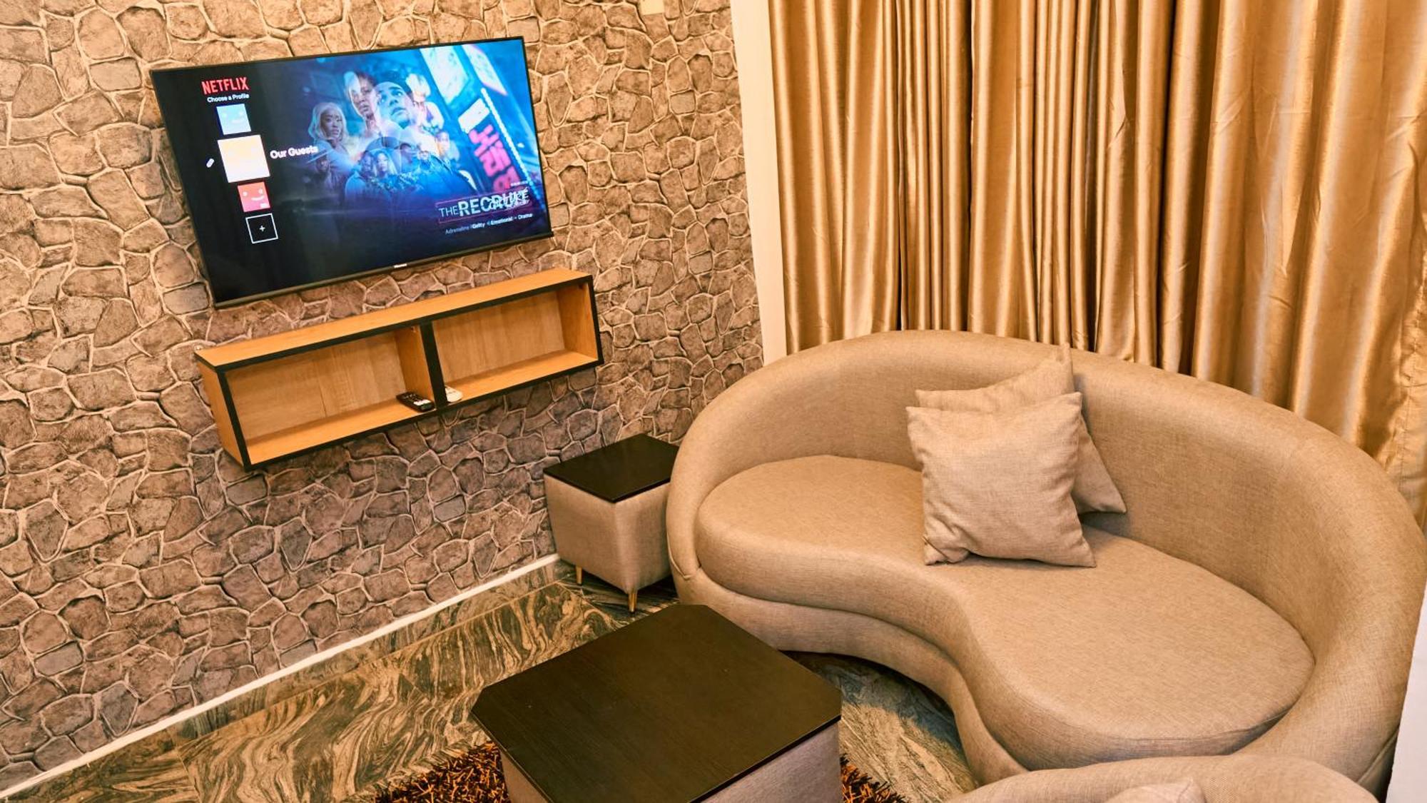Crownedge Hotels Ikeja Exterior foto