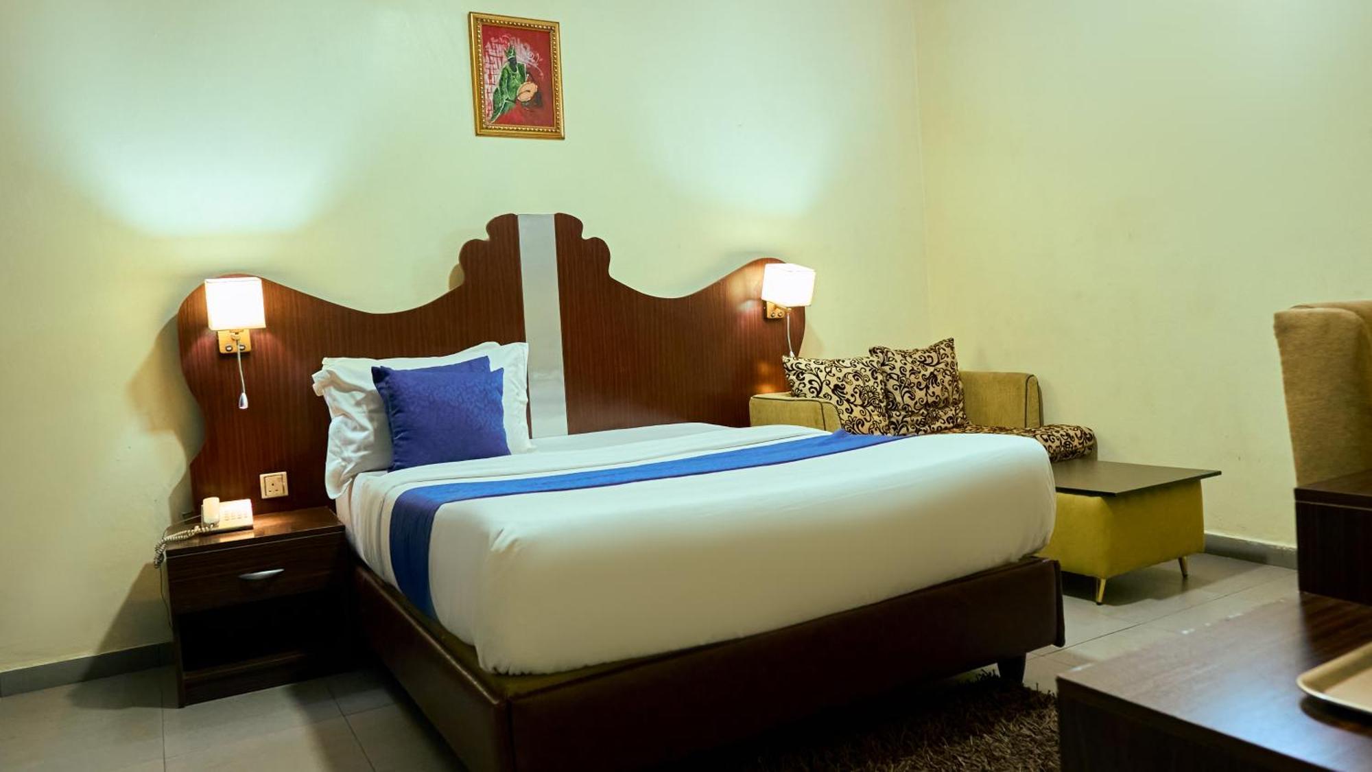 Crownedge Hotels Ikeja Exterior foto